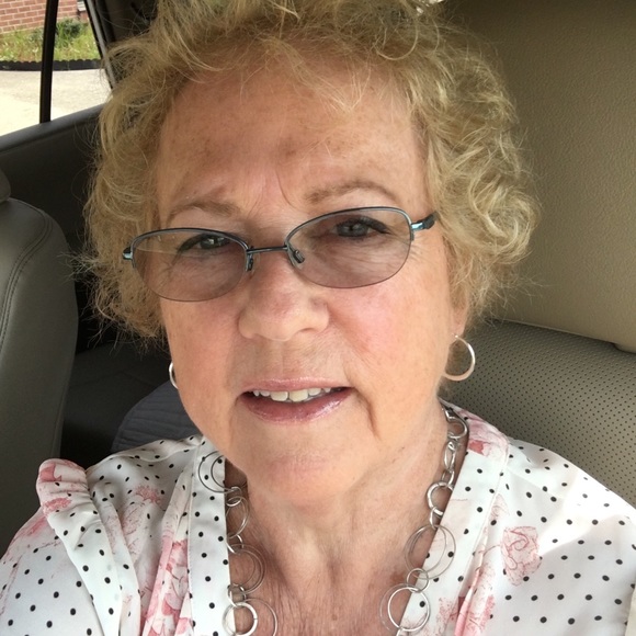 Meet your Posher, Connie - Picture 1 of 1